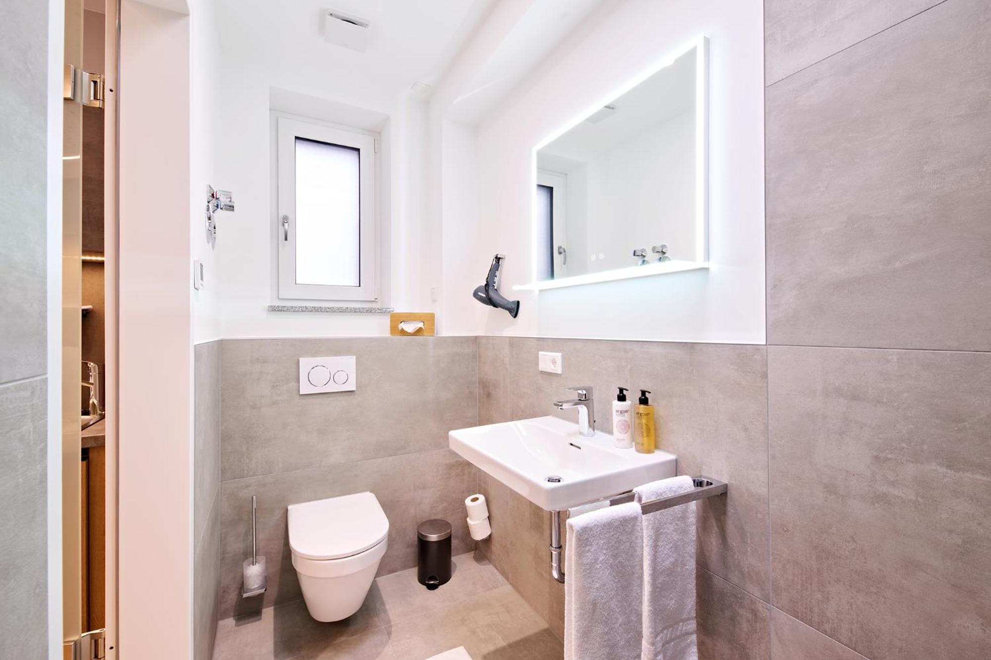 Xzllenz Traum Studio-Apartment, Frei-Parken, U-Bahn, Kueche 纽伦堡 外观 照片